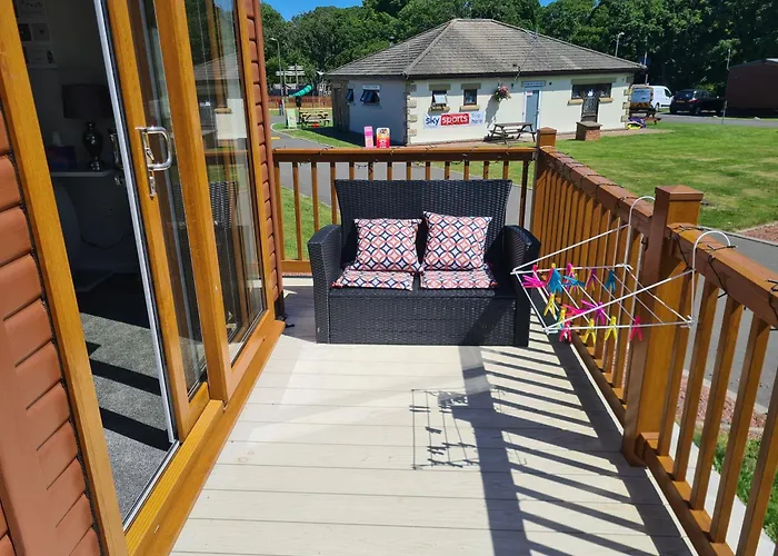 Mildreds Lodge With Hot Tub